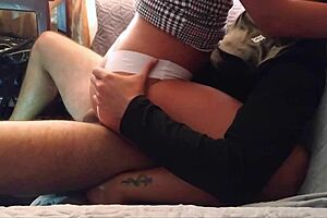 性感秘书穿裙子会议后家庭自拍猛操！