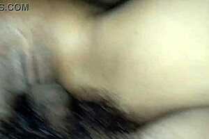 น้ำที่พุ่งเข้ารูหีครูสาว