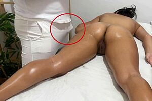 flagrante casada paulistana peladinha durante massagem erotica com toques intimos