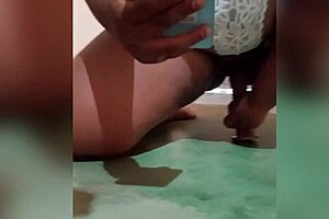 hot chubby babe uses toys in homemade fun 😍