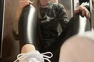 Feetworld Fetish Girl In Nylon Socks And Leather