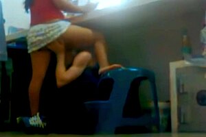 MIENTRAS ESTOY TRABAJANDO EL HIJO DEL PATRÓN ME METE LA VERGA