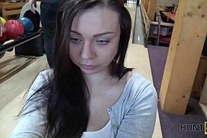 Hunt4k Lucky Fucker Organiza Una Maravillosa Recogida En La Bolera