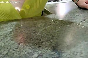 Kiwi milf sub cleans master's spill