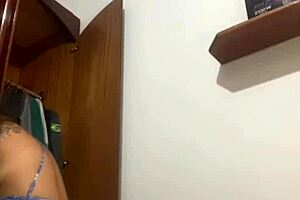 I Love Flashing And Making Cocks Hard!