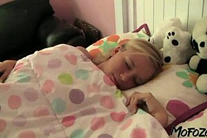 mofozo com - real amateur homemade sex video with an 18 year old blonde