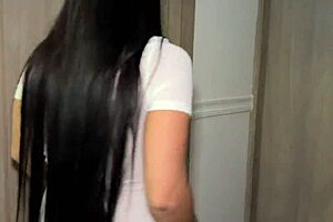 Neighbour, can I stay with yous and your husband? I forgots my keys, Silvana Lee and Christian Chaux.