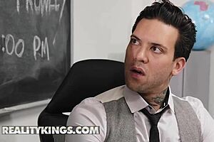 vina sky fucks her supervisor on her last day?