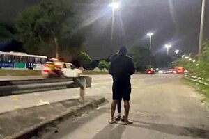 Wife flashes ass and lipstick in bedroom, making cuckold husband crazy with arab couple fetish sex