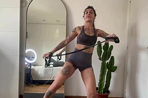 nikatsu leads the warm up and stretch training session for curvy babes