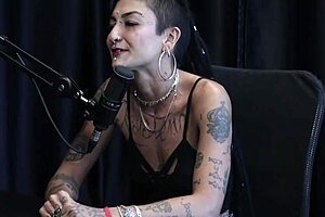 Prefere dominar tem vontade de um gang bang com oito gosta de pau grande e o vídeo que fez com o mário - caroleta roots watch on sheer red