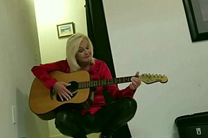 dont get in her way shes pissed