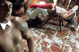 Marombado arrebenta buceta da loirinha no carnaval da paty bumbum na frente de todo mundo tesao pateu forte fudemos no meio do salao melisa alecxander