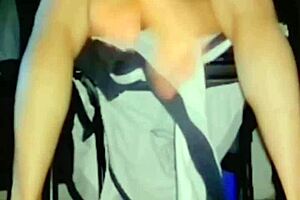 18 Yaşındaki Komşu Kadın Tırnakları İçin Ödediğin Sürece Sik Sever