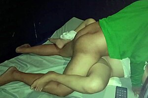 Is this pregnant asian chubby girl having sex in the hotel?