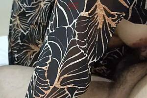 Indian Desi Bhabhi Performs Intense Blowjob And Face Fucking With Cumshot