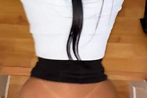 asesora inmobiliaria novata acepta follar con su cliente