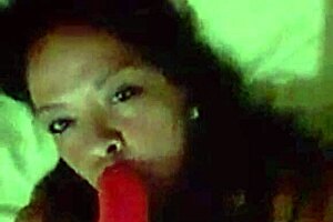 Colombiana with big tits deepthroats so well