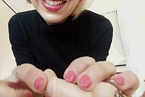 bhuahuaha youre just a micro penis 😏