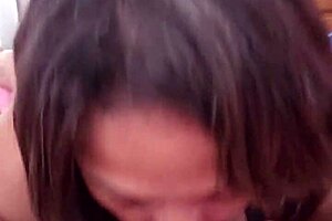 maestra caliente chupandosela a alumno de la facultad 😘