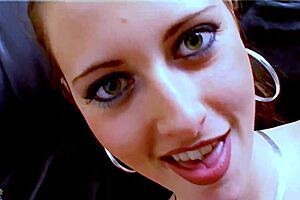 Little French Girl Moana Mendez Gets Fucked On The Desk!