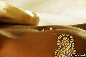 Mature Indian milf dances seductively