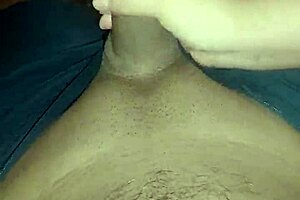 Masturbo Esta Polla Grande Sin Parar