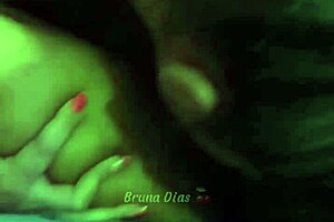 chupei a bucetinha da minha ex namorada até ela gozar na minha boca vai to gozando caralho completo no red e sheer