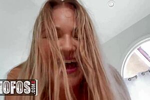 gorgeous gizelle blanco takes outdoor cock ride, spreads cum on pussy 😏