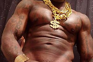 Brunette worships the african king hallelujah johnson in a huge encounter