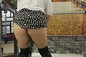 Hotwife Steffi intensely dances with her pussy