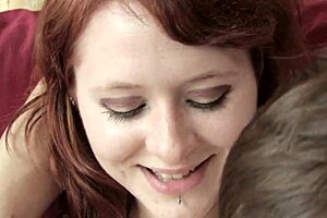 Ivy's Amateur Pussy Gets Railed on the Street in Stockings