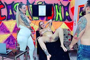 patricinha goes to tattoo studio to tattoo her pussy, tattooers can't resist the pink pussy and fuck a lot inside the sheer red studio
