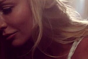 I watch kayden licking pussy to forget her man