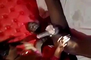 comecei comendo a casada na cama terminei na banheira