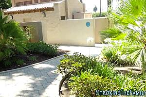 Petite young woman sucks older guy 😏