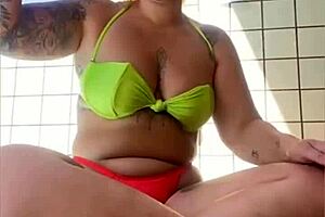 the neighbor invited me to the pool