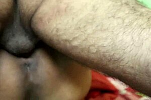 indian mature aunty gets her juicy pussy fucked hard 😍