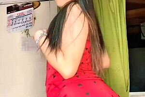 jade reyes showcases her chilean big ass in detailed view