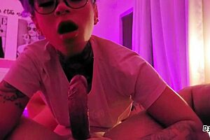 Amateur Teen Babe Gets Deepthroat Blowjob And Creampie Cumshot