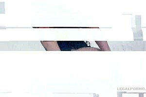 إنجا ديفل الشهوانية الموشومة تُمارس الجنس مع أربعة زبوط سوداء كبيرة