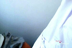 Mi Profesor Me Encuentra En Los Baños Y Me Baja Mis Pantis Por No Llegar A Tiempo A Mis Clases