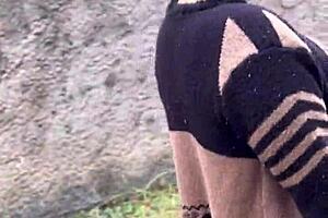 Patricinha with pink pussy climbs hill horny for sex