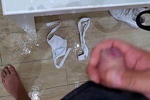 Anale E Sborrata Sega Veloce Grosso Cazzo Italiano Strappa Le Mutande