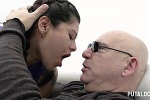 Putalocura - Destrozando La Garganta De La Sexy Colombiana Culona Lorena S