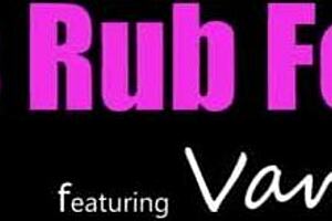 Vanessa Moon Shows Her Pussy Skills With Luck