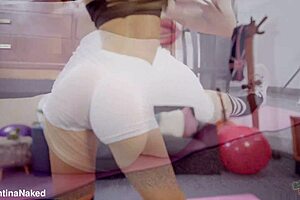 Amazing body huge puffy cameltoe and perfect round butt