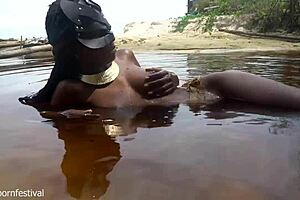 i enjoy watching water drip from her perfect tits 😍