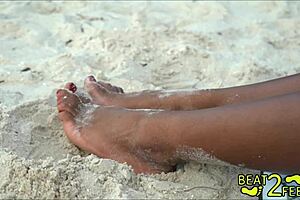 giggles feet get sandy at the beach on beat2feetcom