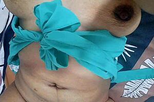 casero massage turns into squirting orgasm for fans